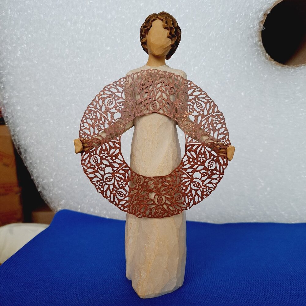 WILLOW TREE "Welcome Home" 2010 Figurine Woman Holding Copper Wreath Demdaco